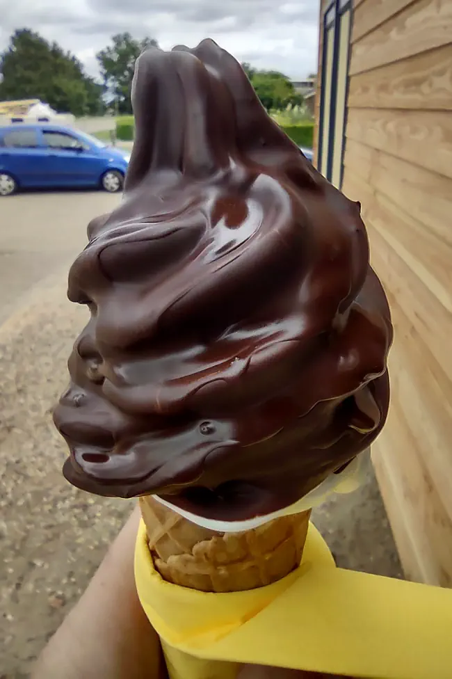 Softijsje met chocodip